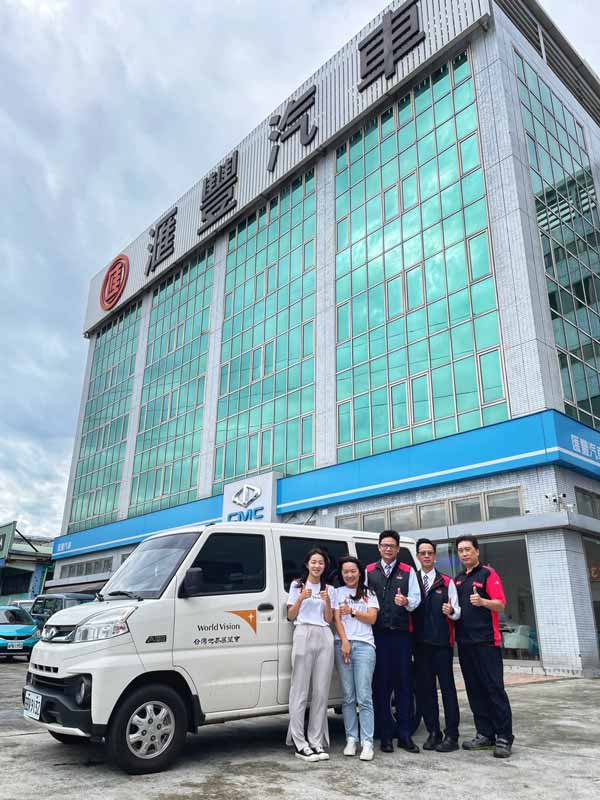 中華三菱安全童在 輪胎健檢起跑 世界展望會公務車率先回廠保養